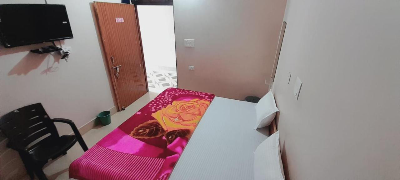 Monika Home Stay Rishikesh Ngoại thất bức ảnh